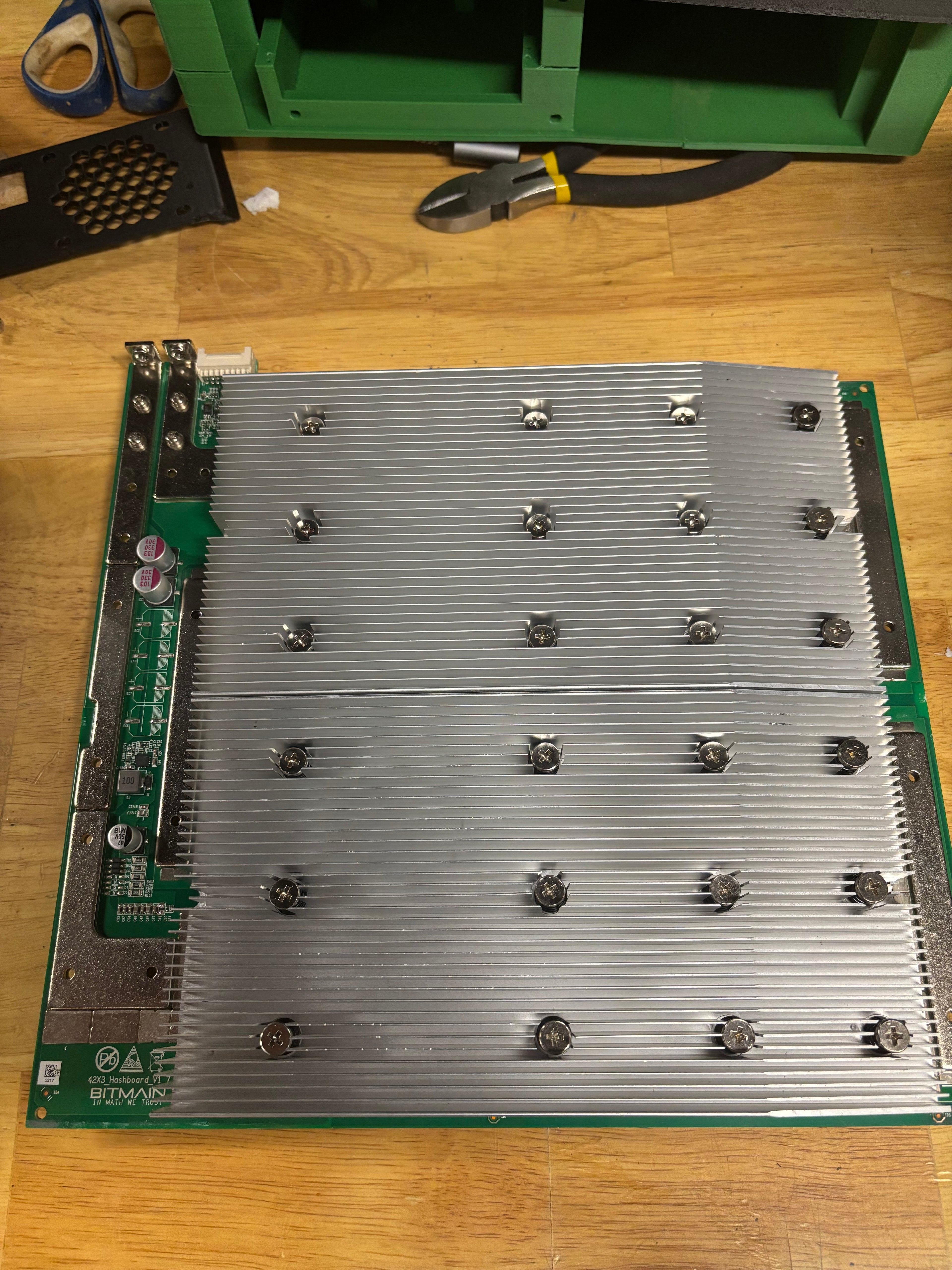 S19 J Pro Hashboard | Able to do 28.5TH/s @ 750W